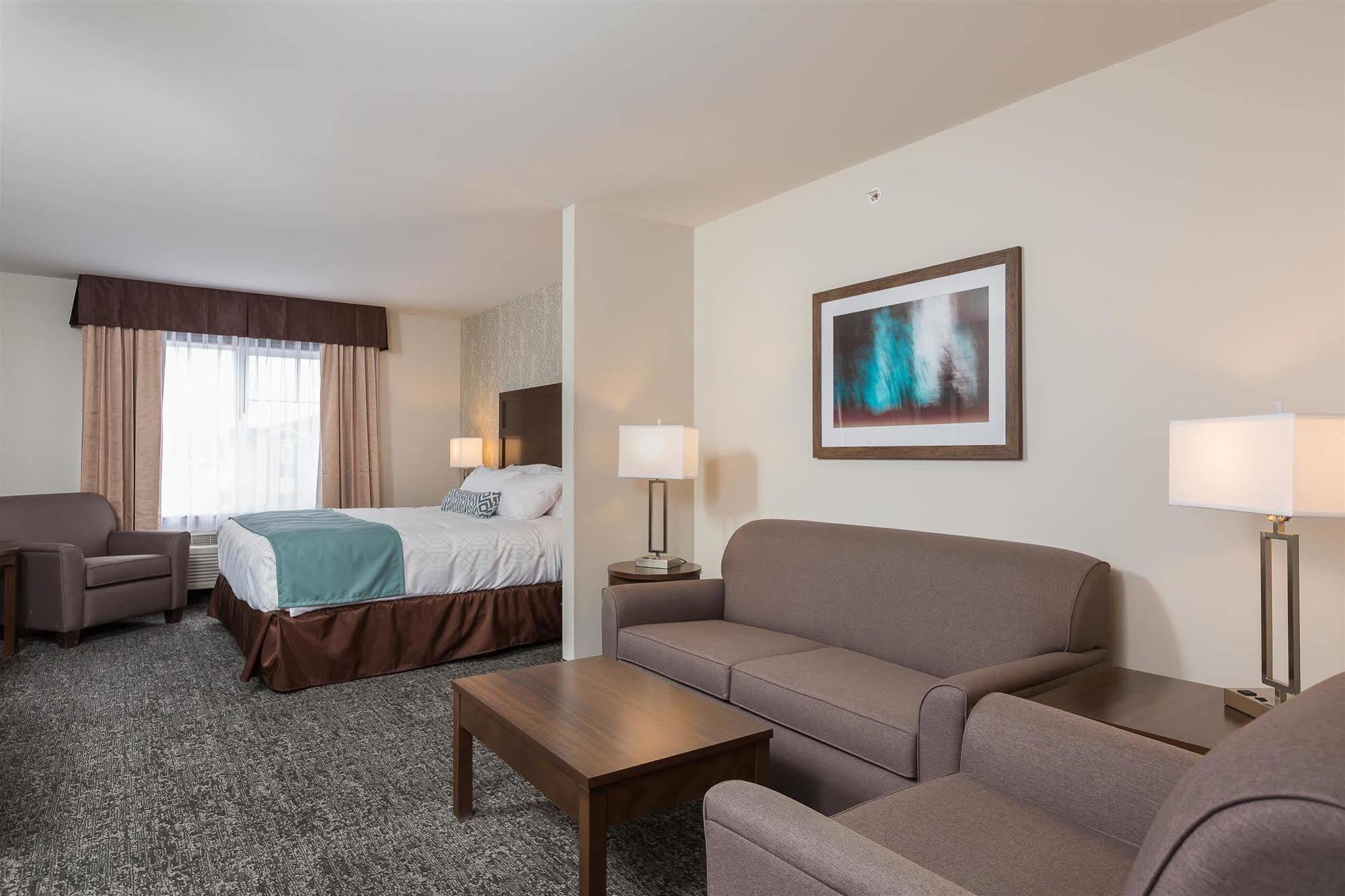 Best Western Plus Chestermere Hotel Экстерьер фото