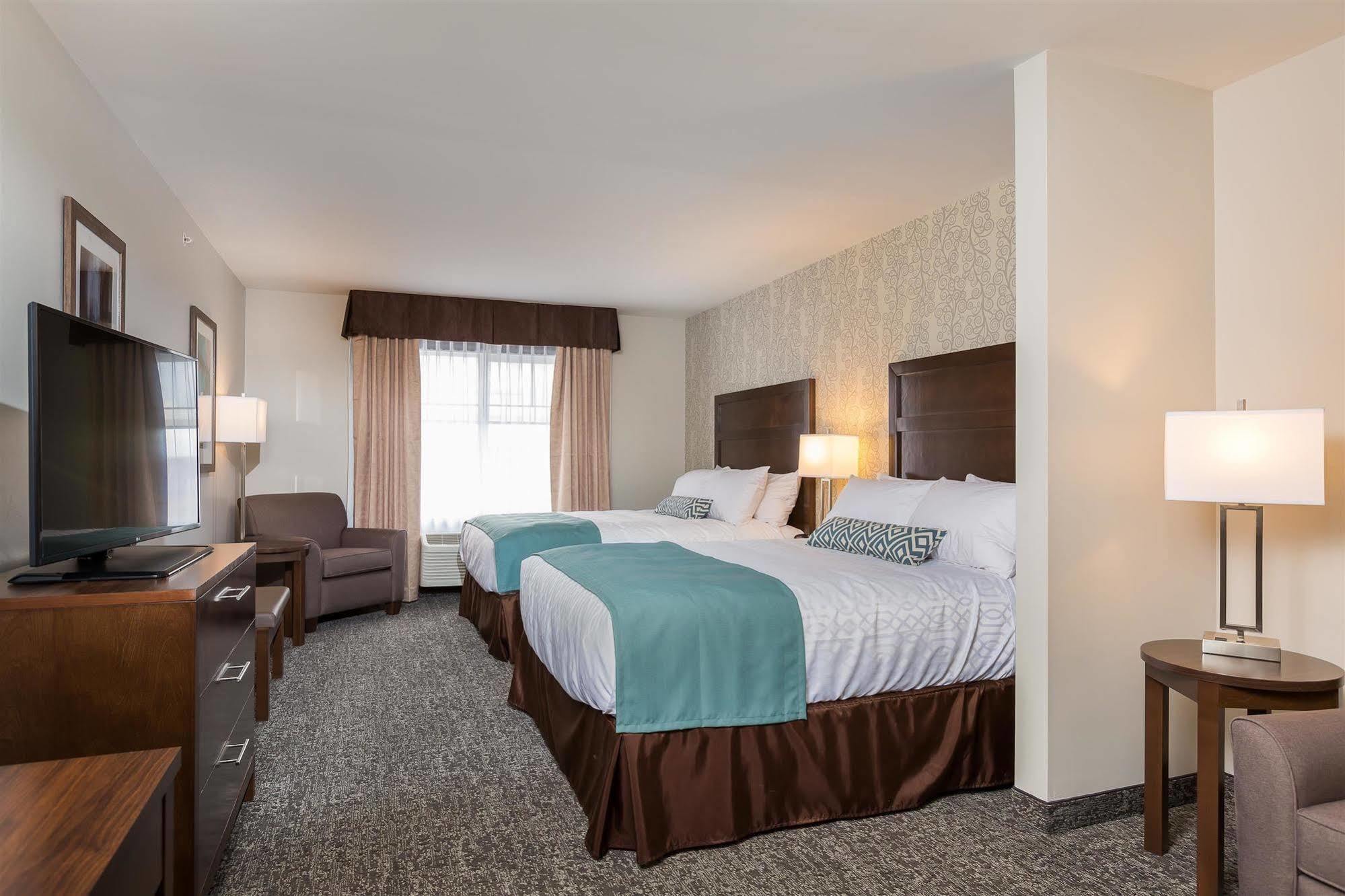Best Western Plus Chestermere Hotel Экстерьер фото