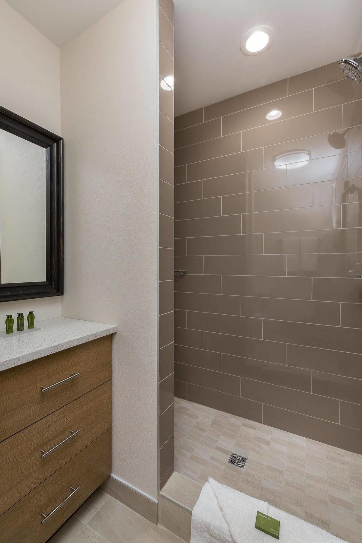 Best Western Plus Chestermere Hotel Экстерьер фото