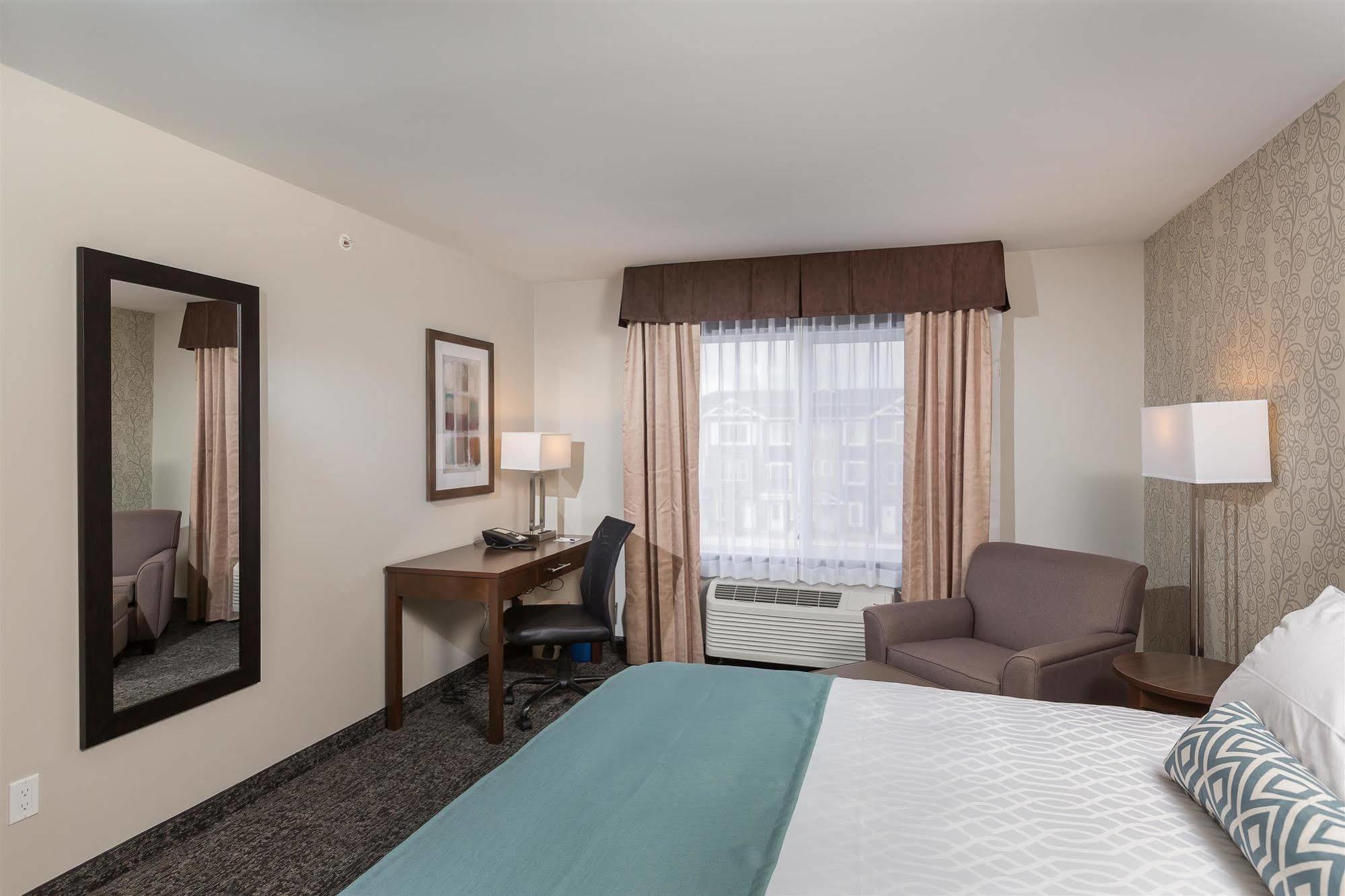Best Western Plus Chestermere Hotel Экстерьер фото